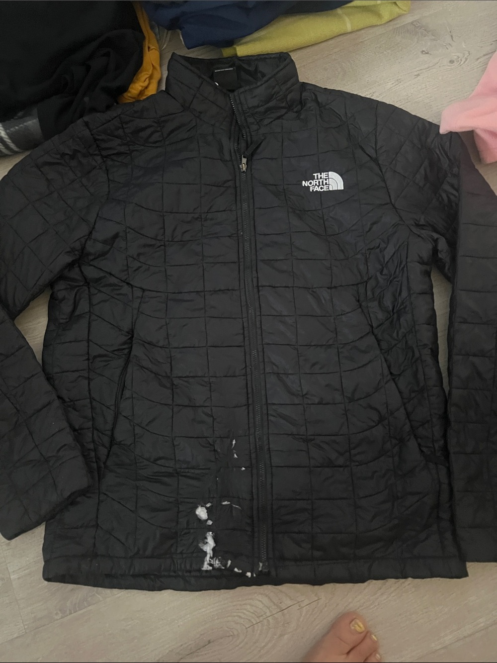 The North Face Black Quilted Puffer Jacket for men small defect